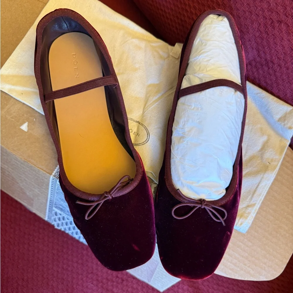 Doen Pillar Mary Jane in Crimson Velvet - Picture 2 of 7